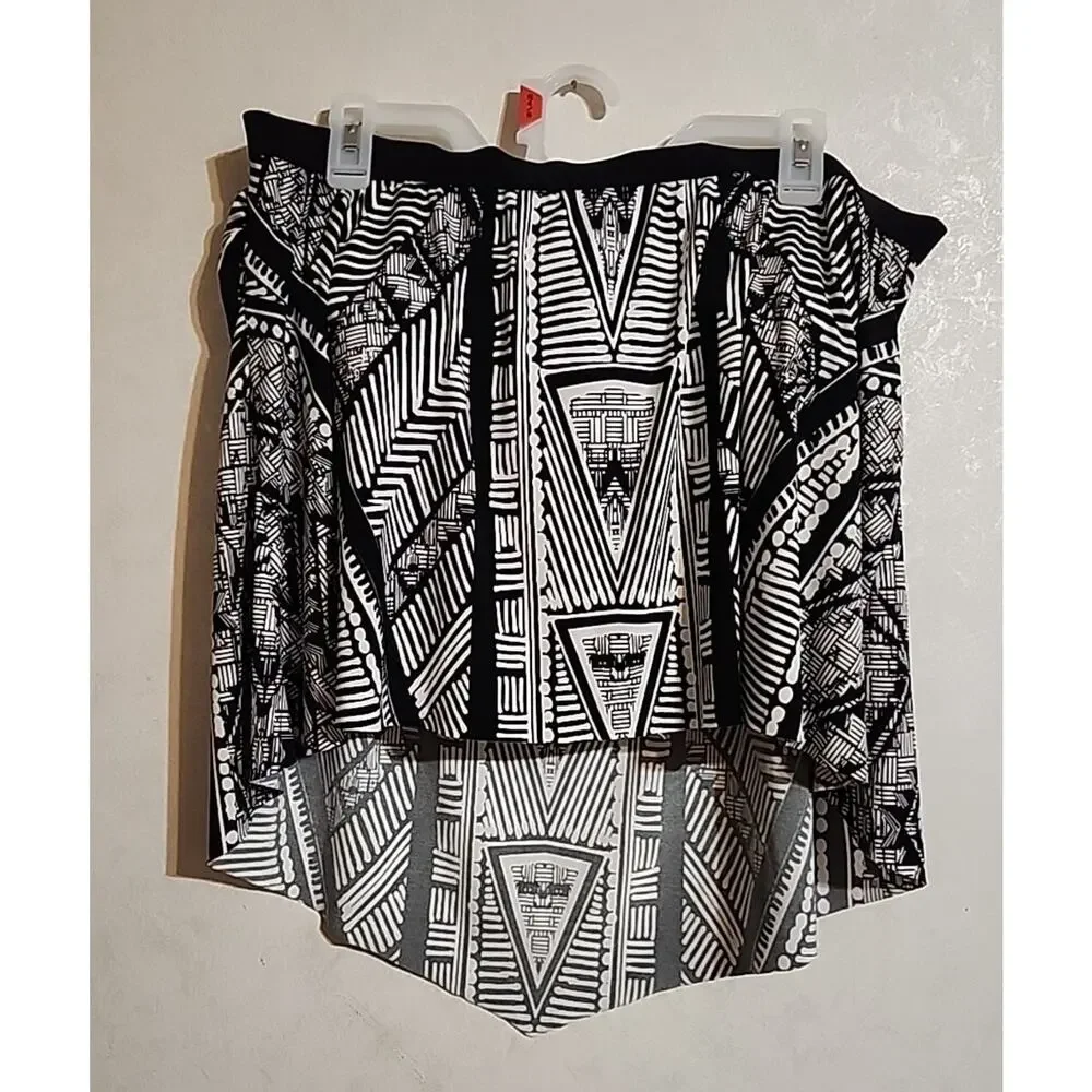 Sonnet Shores Swim Top Halter No Straps 18W Black White Aztec Geometric